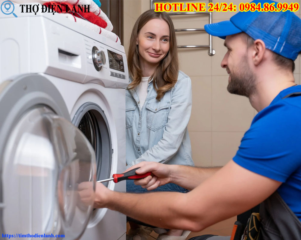 máy giặt Funiki vừa vắt vừa xả nước