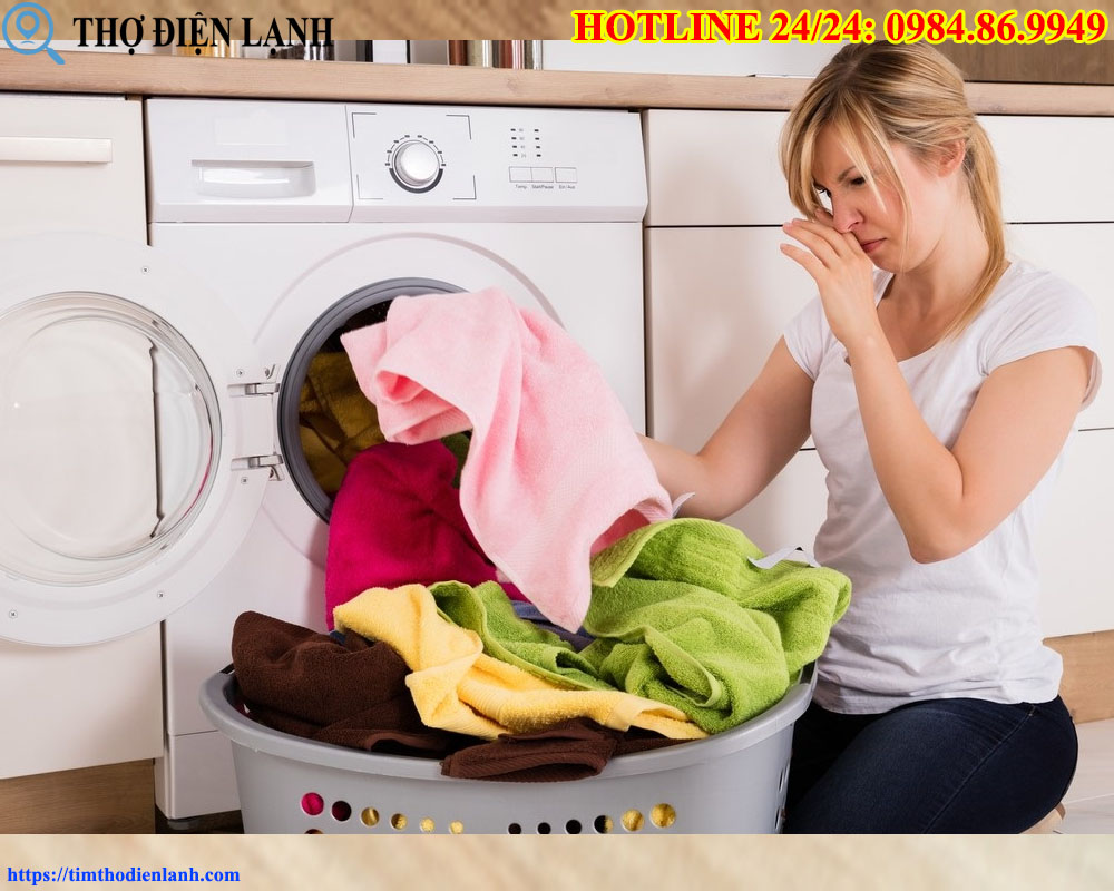máy giặt Hitachi báo lỗi liên tục
