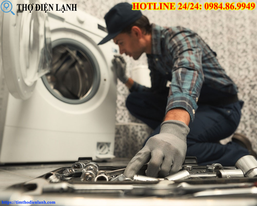 máy giặt Indesit vừa vắt vừa xả nước
