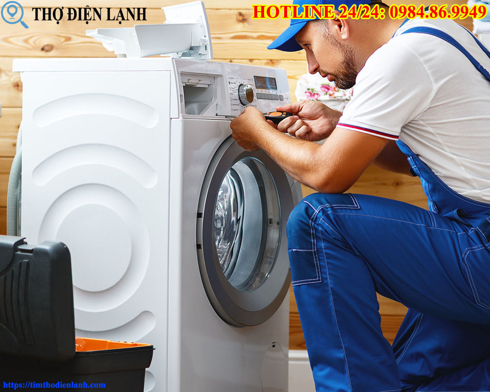 máy giặt Panasonic vừa vắt vừa xả nước