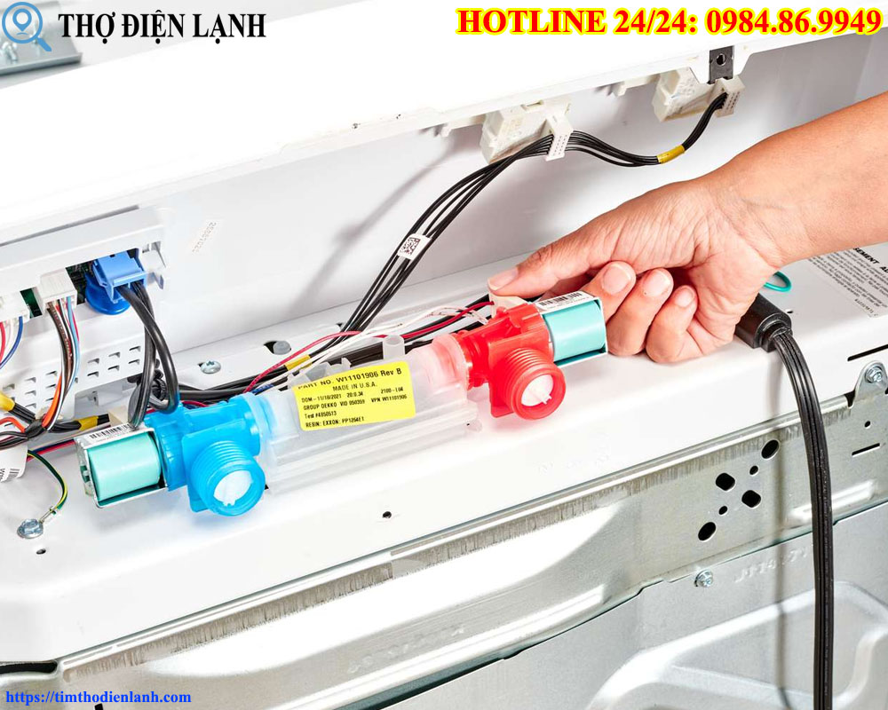 sửa thay van cấp nước máy giặt Hitachi