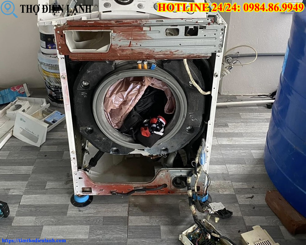 thay phớt cửa máy giặt Comfee’