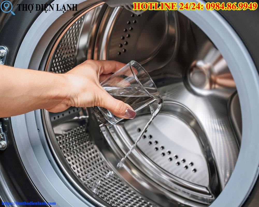 vệ sinh máy giặt AEG định kỳ