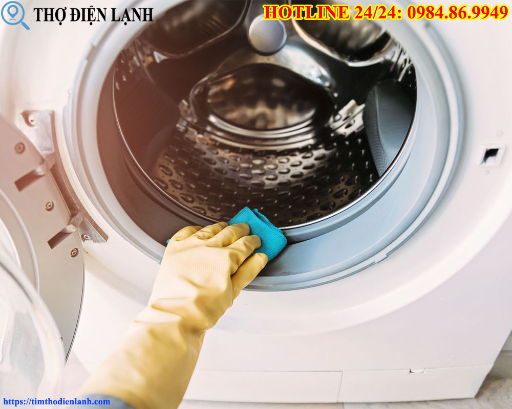 vệ sinh máy giặt Siemens định kỳ