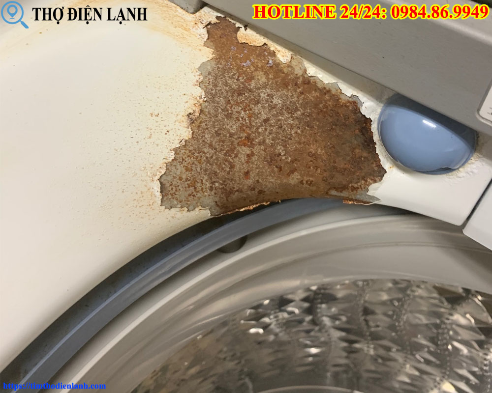 vỏ máy giặt Funiki bị rỉ sét