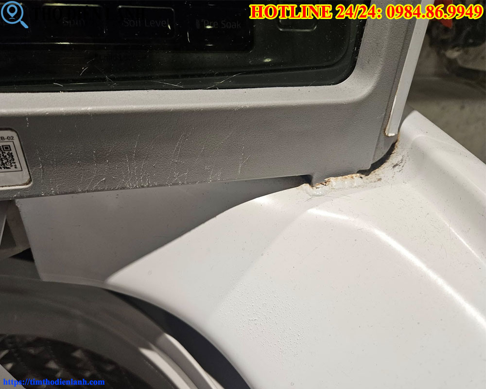 vỏ máy giặt Miele bị rỉ sét