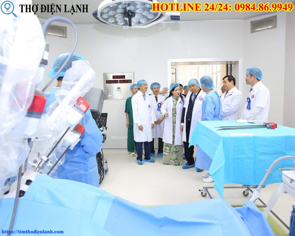 Bệnh viện K Tân Triều đưa robot phẫu thuật điều trị ung thư