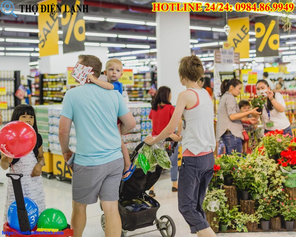 Cửa hàng siêu thị trong EcoLife Capitol