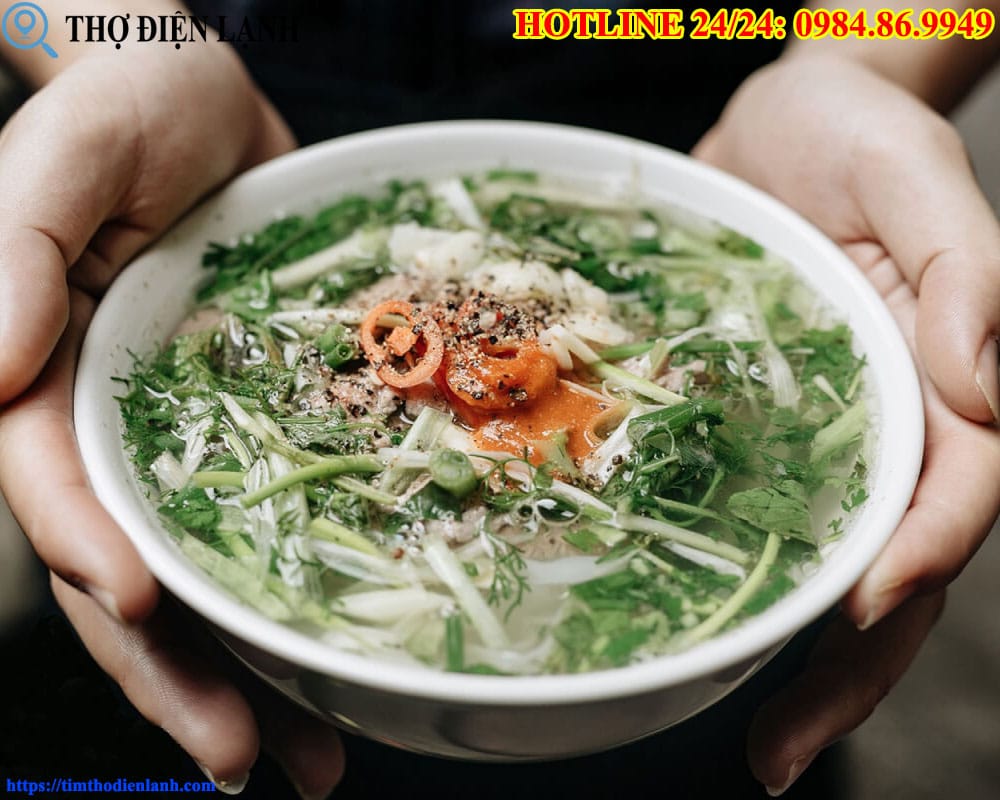 3. Phở bò truyền thống Hương vị đặc trưng Hà Nội ở Bệnh viện Đại học Y Hà Nội