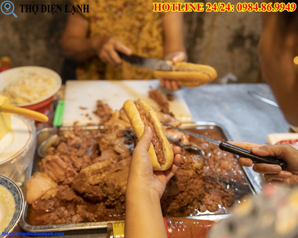 Bánh mì pate Cột Đèn gần Bệnh viện Đại học Y Hà Nội Tôn Thất Tùng