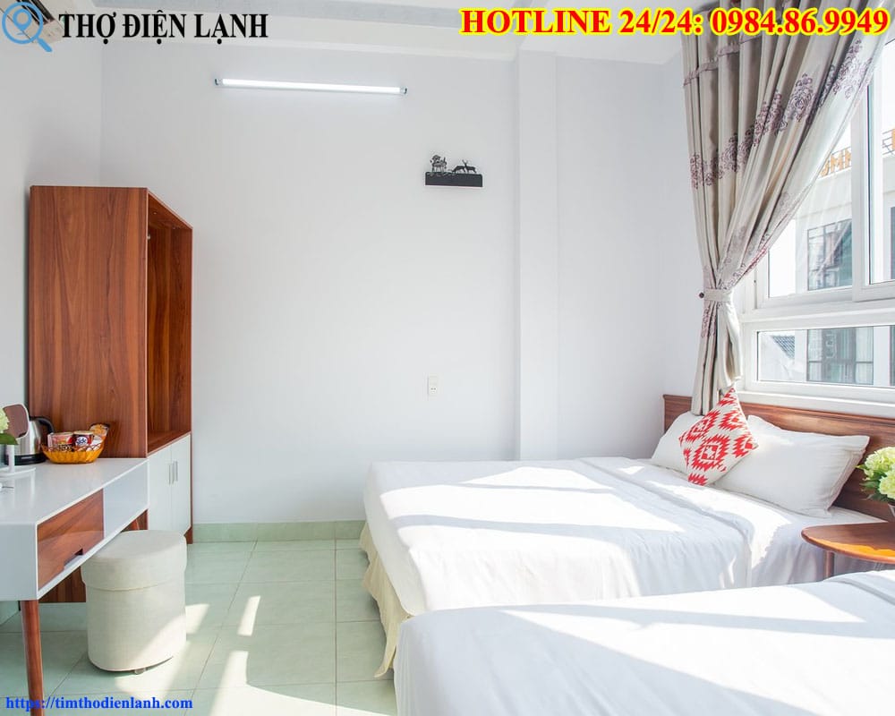 Khách sạn mini dọc phố Bạch Đằng gần bệnh viện 108