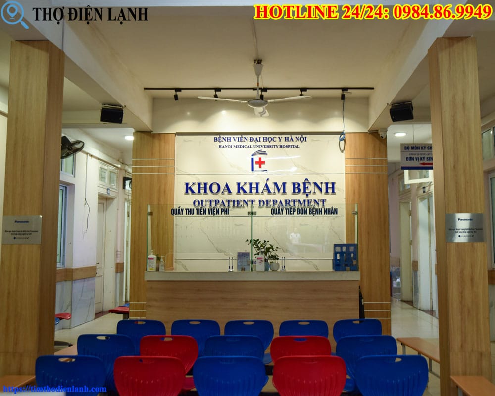 Khu vực khám Bệnh viện Đại học Y Hà Nội