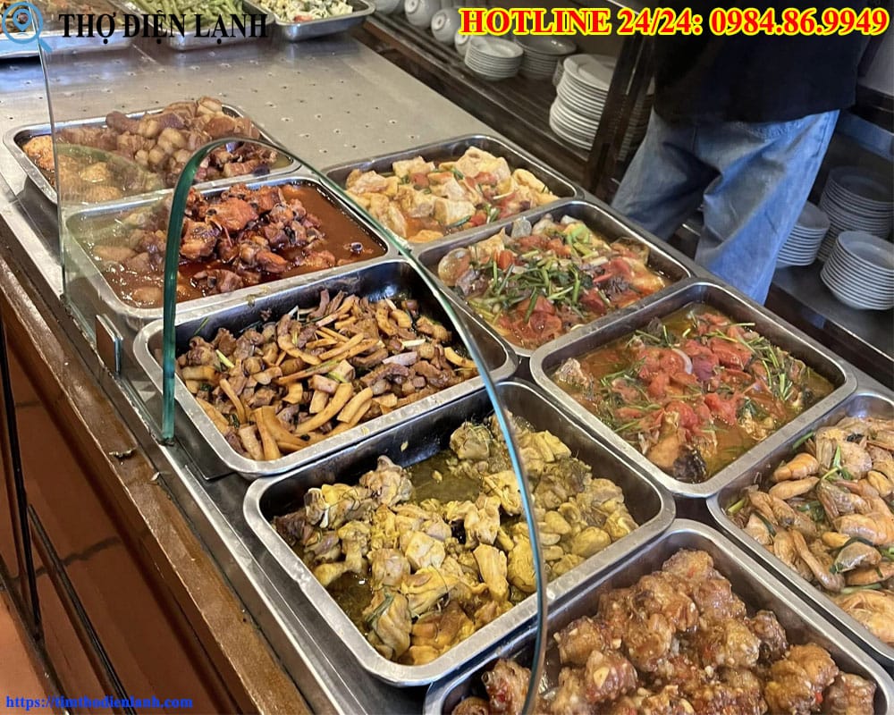 Quán cơm bình dân sạch sẽ giá cả sinh viên ở gần Bệnh viện Đại học Y ngay trên đường tôn thất tùng