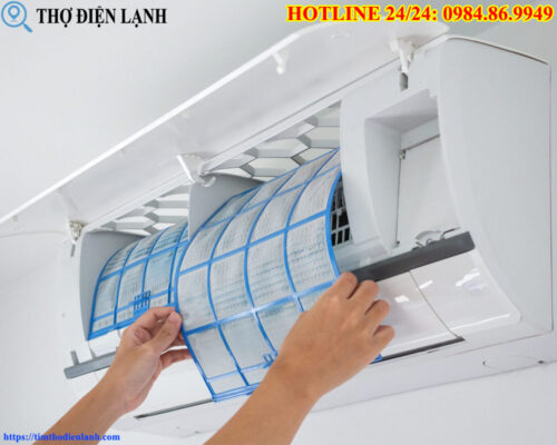 Cách vệ sinh lưới lọc máy lạnh Reetech tại nhà