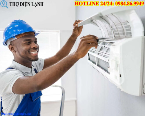 Thợ sửa điều hòa tại