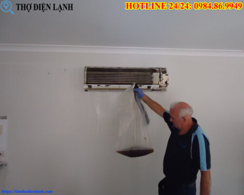 Cách vệ sinh máng nước điều hòa tại nhà