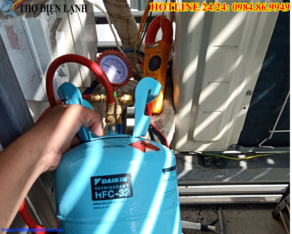 Nguy Hiểm Chết Người Khi Nạp Sai Loại Gas Điều Hòa