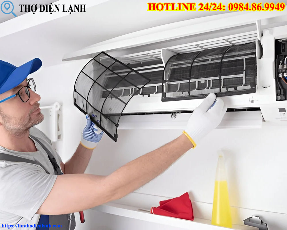 Vệ Sinh Lưới Lọc Bụi Có Giúp Hết Lỗi Điều Hòa Nháy Đèn Timer Không