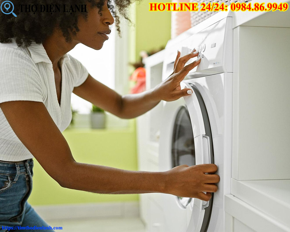 Kẹt Khóa Cửa Máy Giặt Electrolux, LG