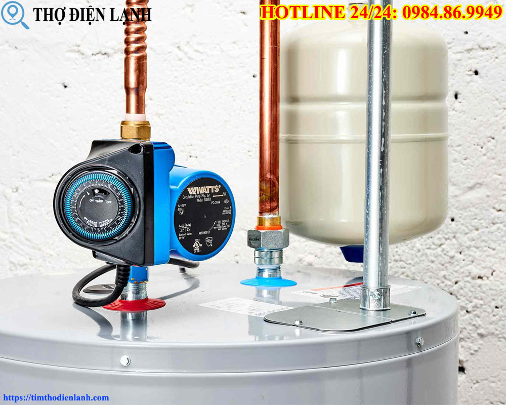 Máy Bơm Nước Nóng Bị Rò Rỉ Nước Ở Trục