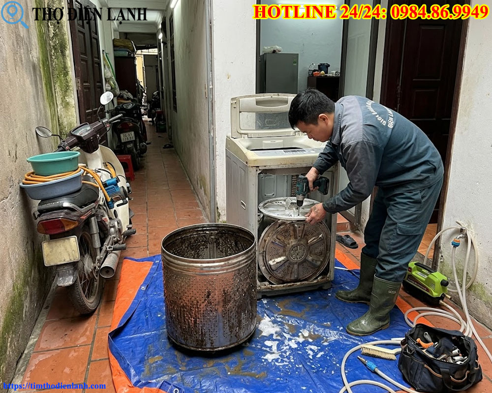 thợ tháo lồng vệ sinh máy giặt tại Đống Đa