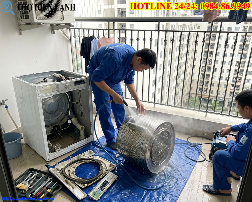 vệ sinh lồng máy giặt cửa trước tại Thanh Xuân